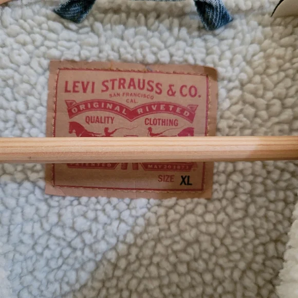 Levi's Sherpa Lined Denim Trucker Jacket - XL - Picture 3 of 4